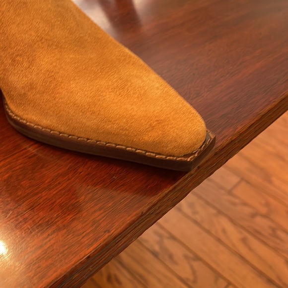 Brand New Vince Camuto western short boots in Caramel suede. - Picture 6 of 7